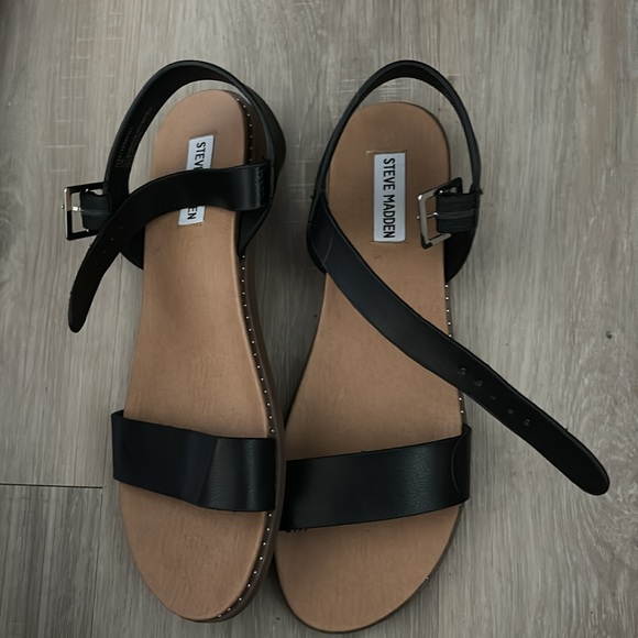 Women’s Steve Madden Sandals - Picture 3 of 4